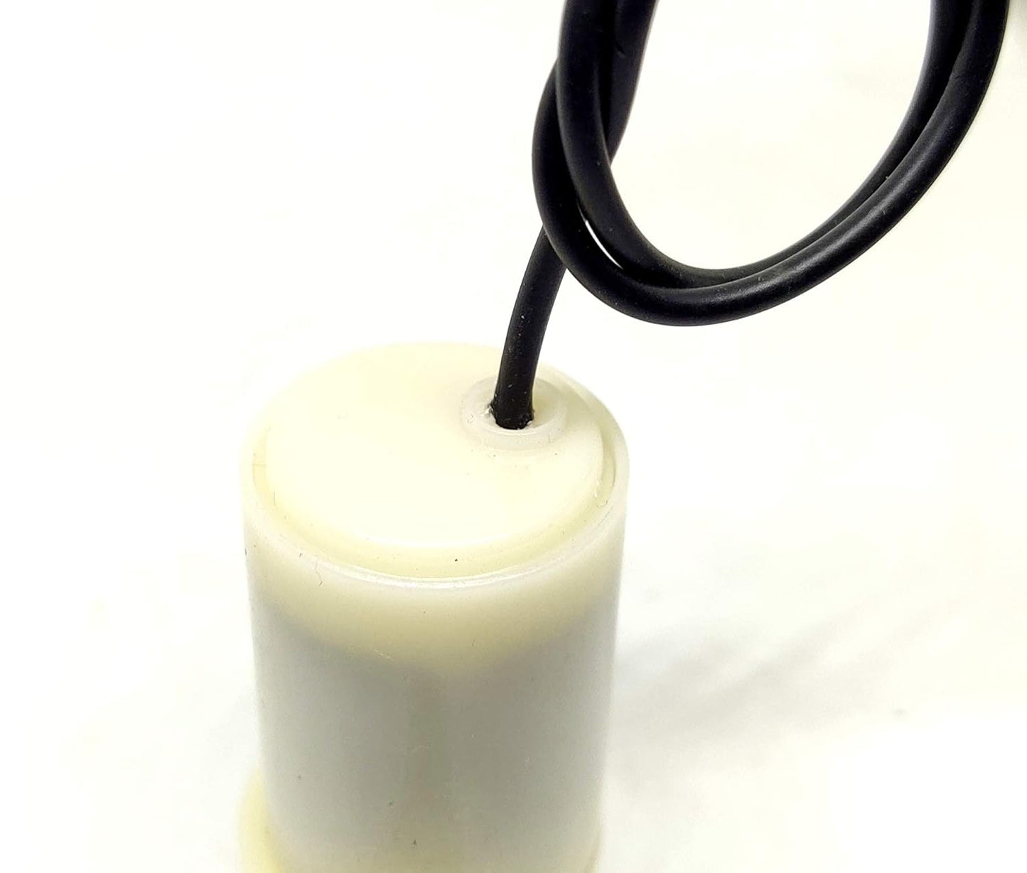 Bomba de agua Sumergible 3 a 5Vdc 1,2 a 1,6Ltr/mn vertial